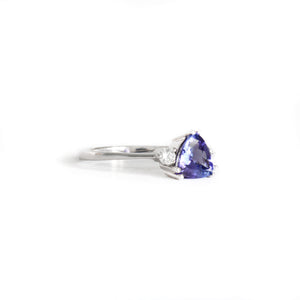 White Gold Double Claw Trilliant Cut Tanzanite With Diamond Shoulder Highlight Ring