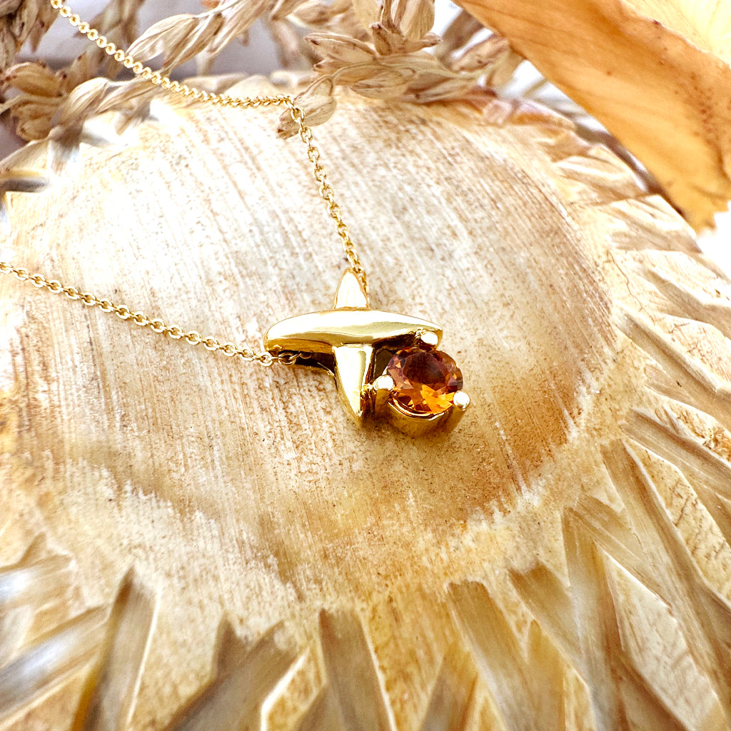 Yellow Gold Four Pointed Star Pendant with Round Cut Citrine