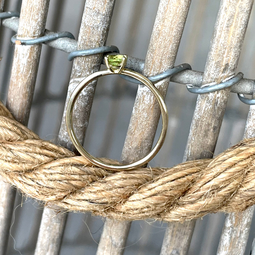 Yellow Gold Raised Four Claw Peridot Stacking Ring