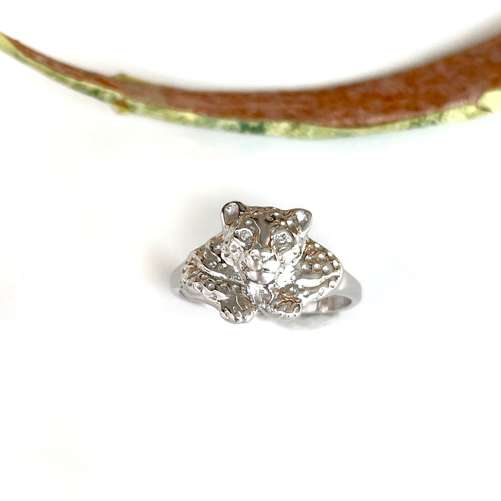 Enigmatic Resting Leopard White Gold Ring