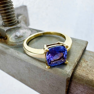 Elegant Solitaire Single Claw Cushion Cut Tanzanite Yellow Gold Ring