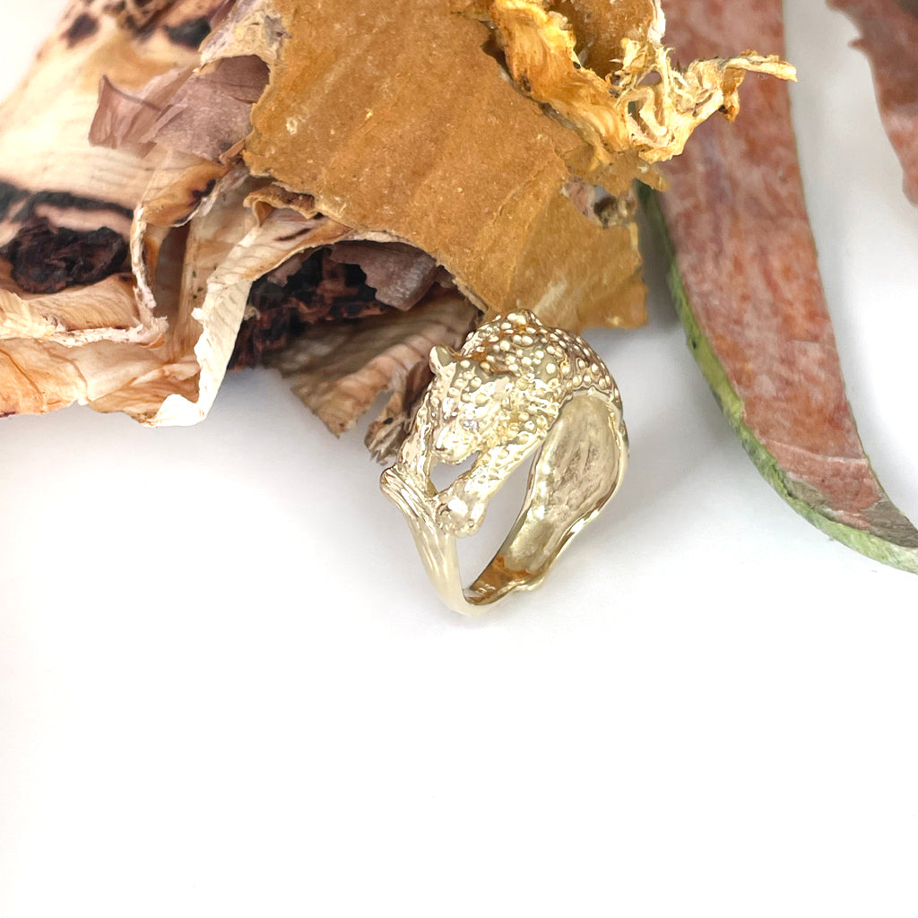 Lounging Tree Leopard Yellow Gold Ring