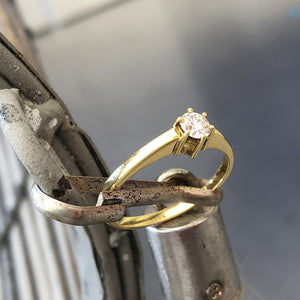 6 Claw Solitaire Diamond Ring