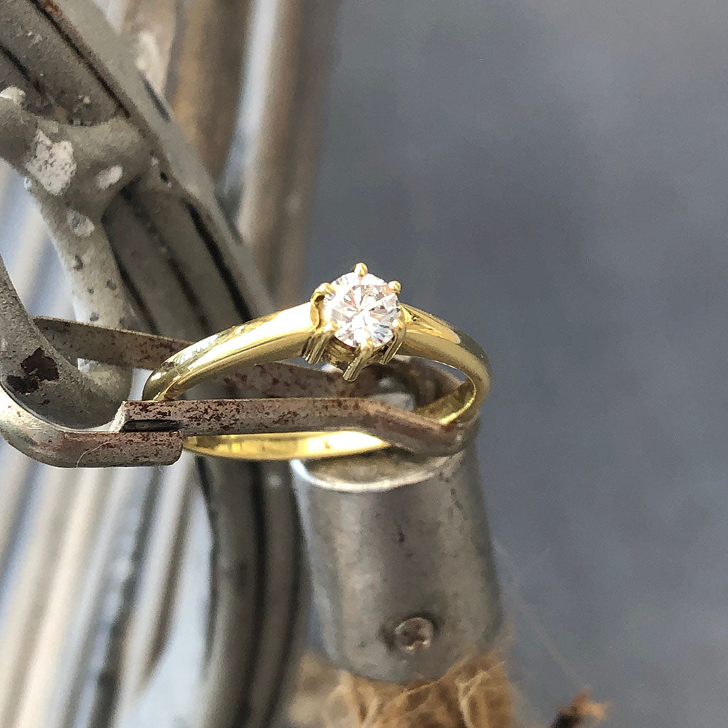 6 Claw Solitaire Diamond Ring