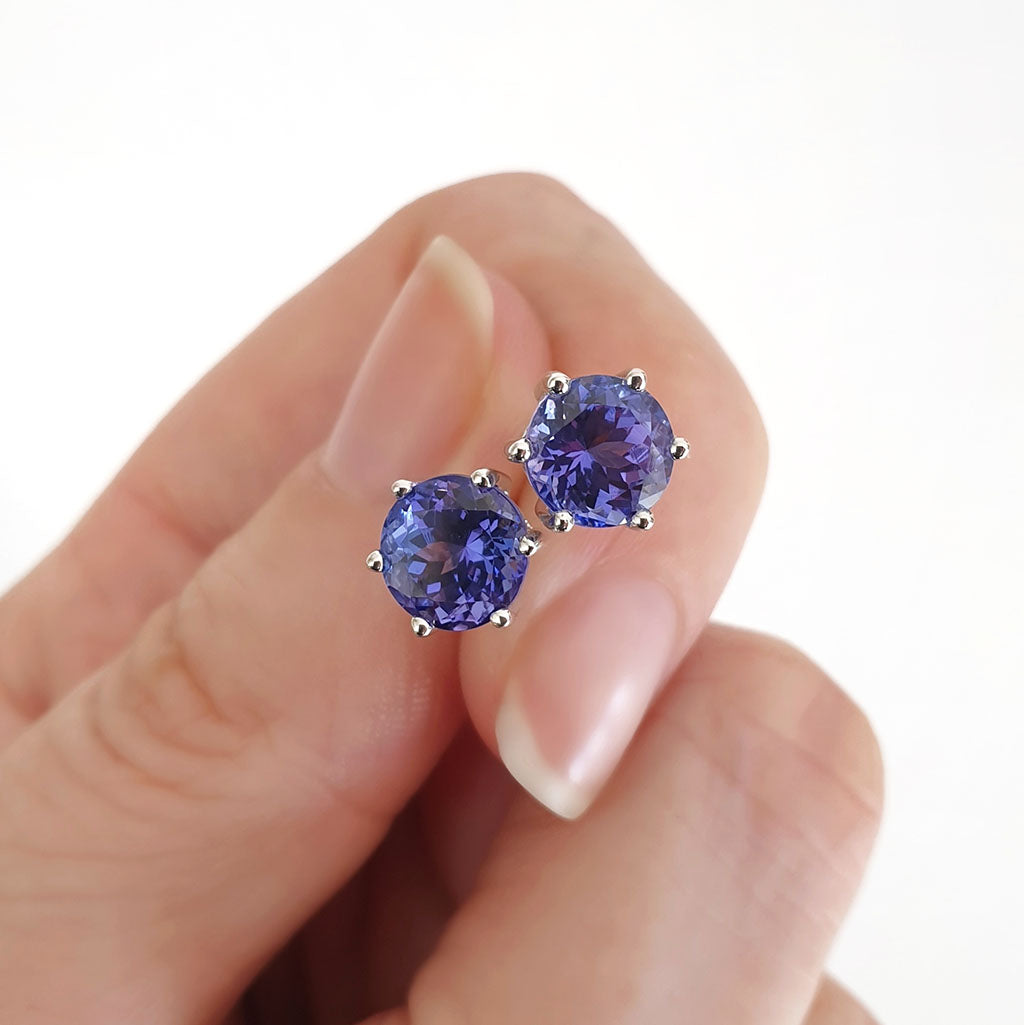 6 Claw Tanzanite Studs
