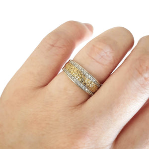 Animal track with diamond detail ring