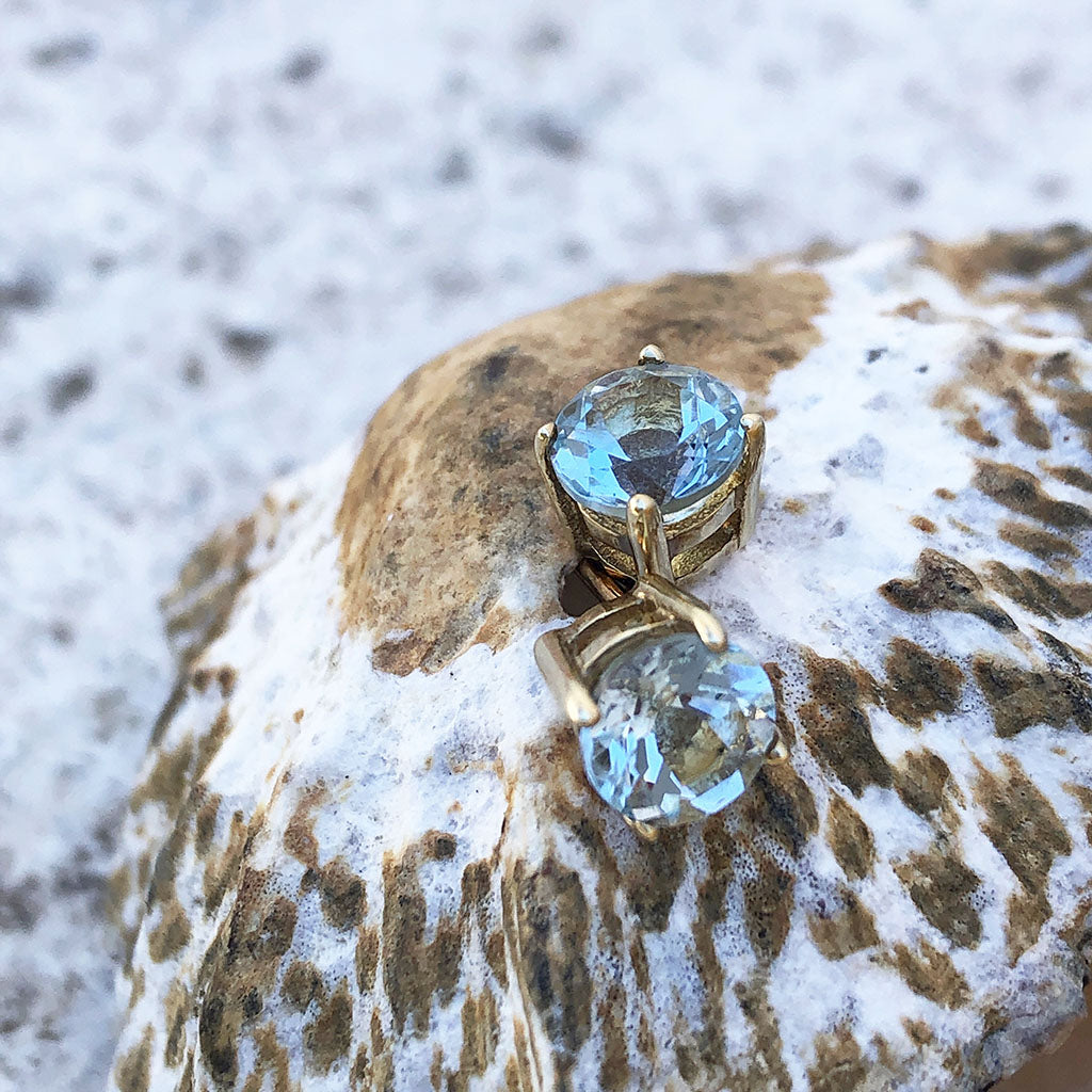 Four Claw Aquamarine Yellow Gold Studs