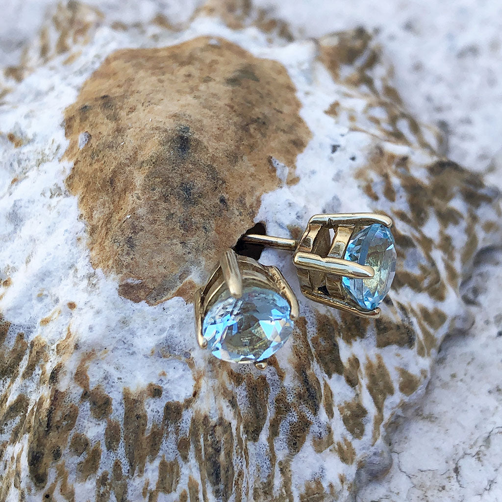 Four Claw Aquamarine Yellow Gold Studs