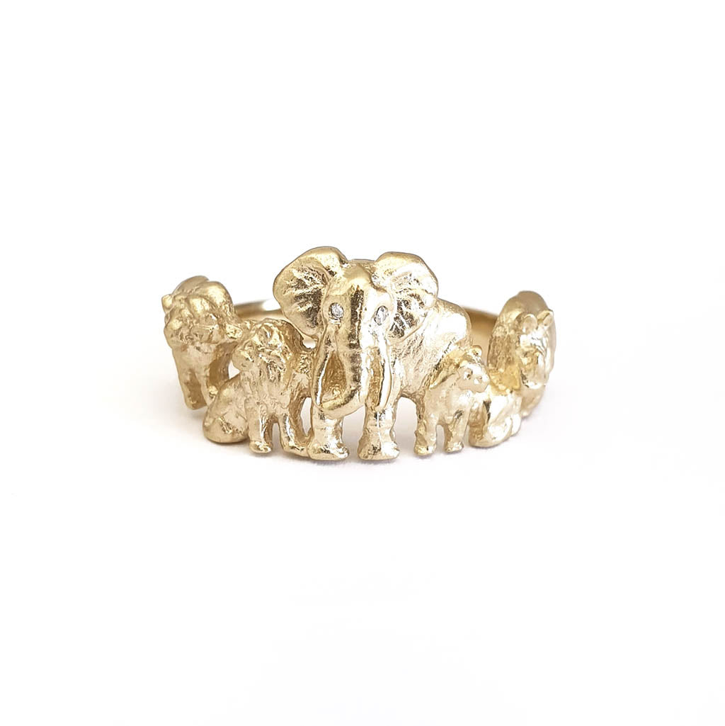 Big 5 Relief Yellow Gold Ring