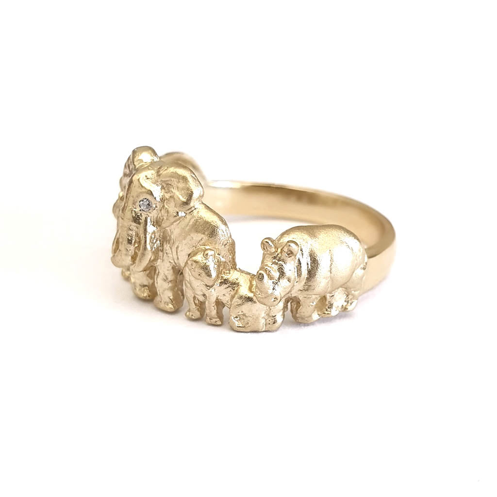 Big 5 Relief Yellow Gold Ring