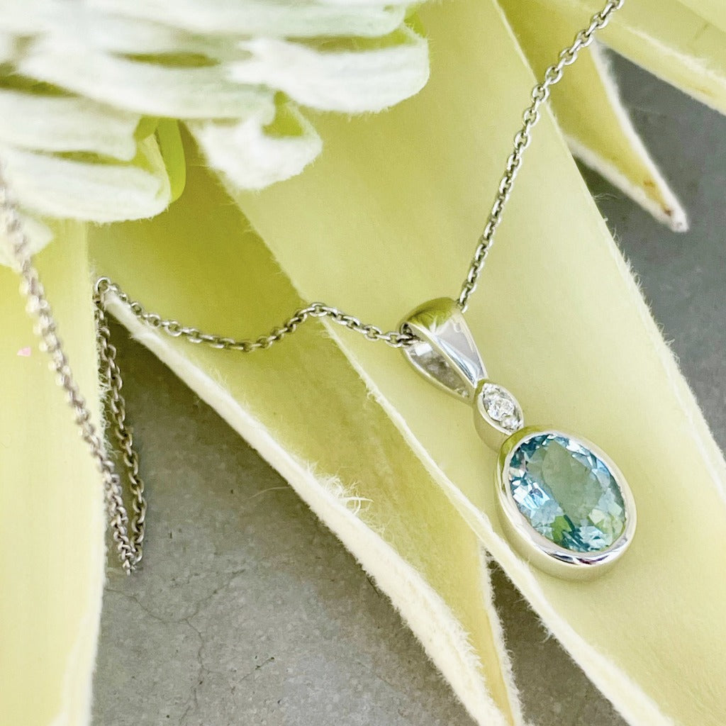 Bezel set aquamarine shop necklace