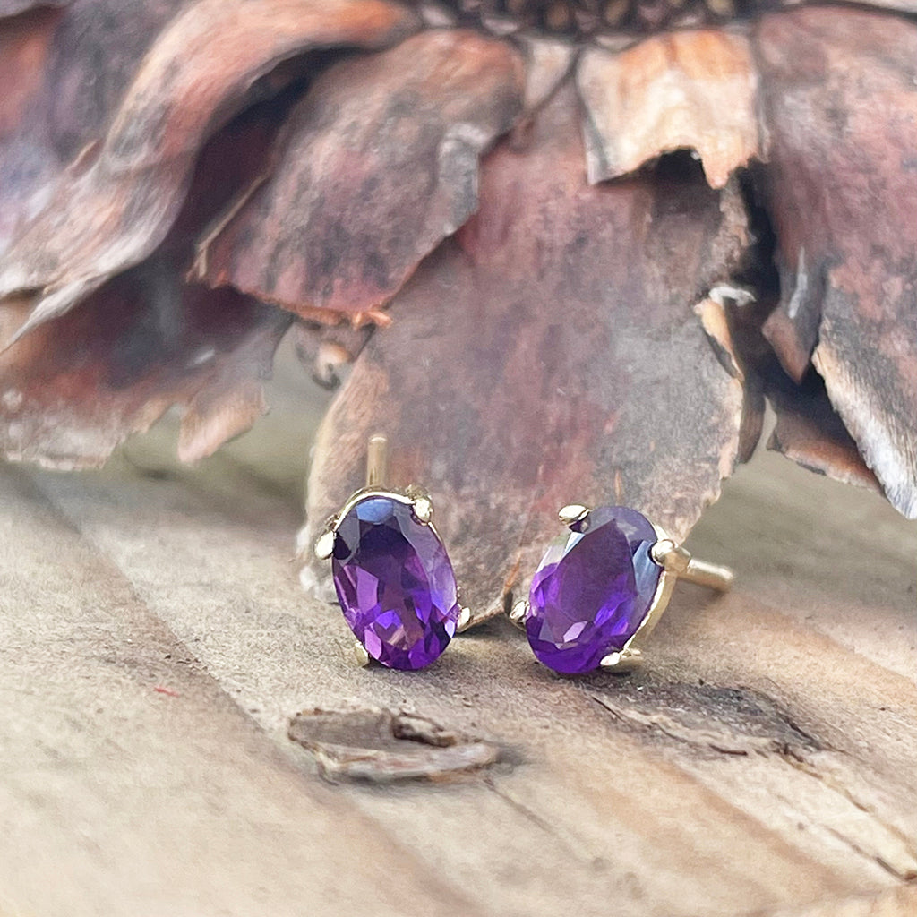 Classic Four Claw Yellow Gold Oval Amethyst Studs