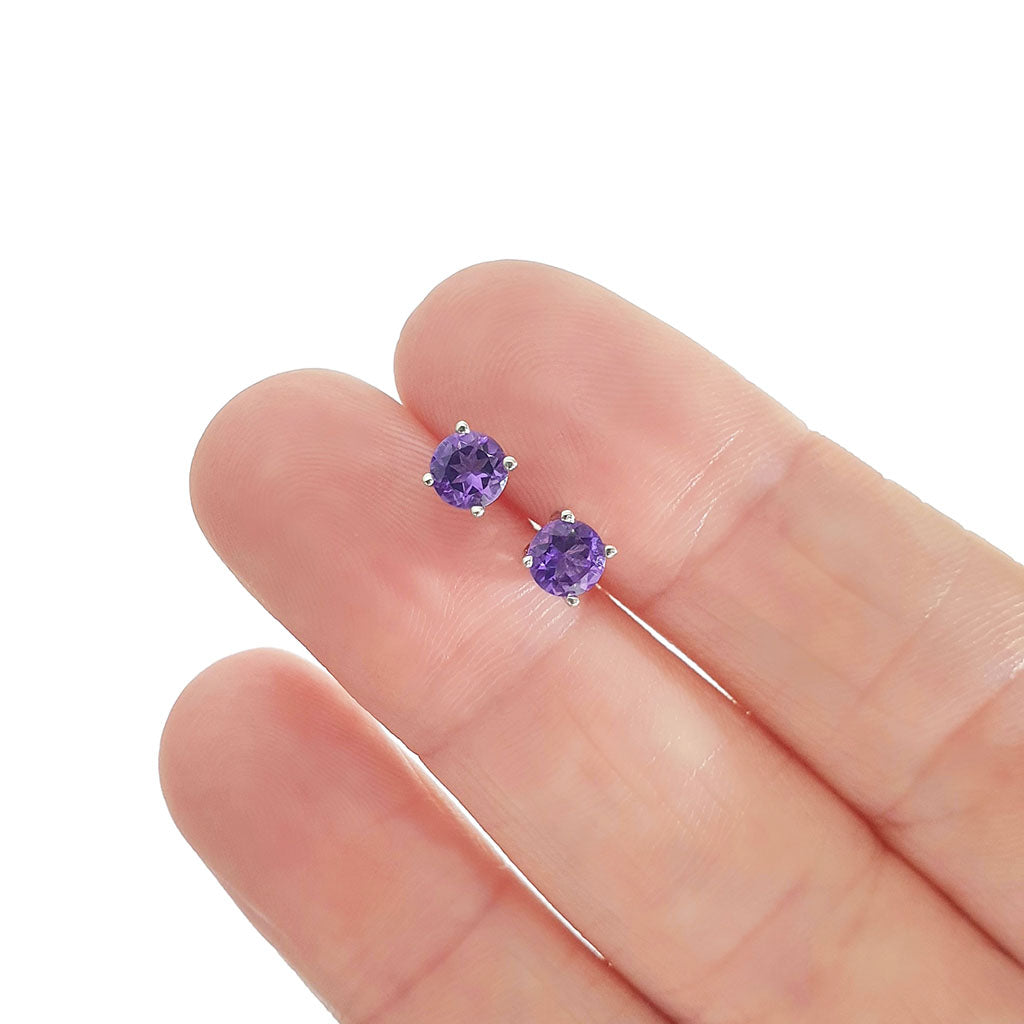  Classic White Gold Four Claw Round Cut Amethyst Studs
