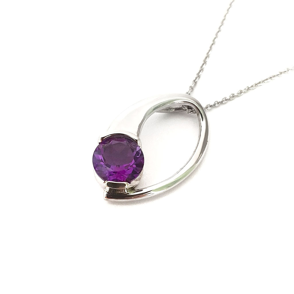 Curvaceous Round Amethyst White Gold Pendant and Chain