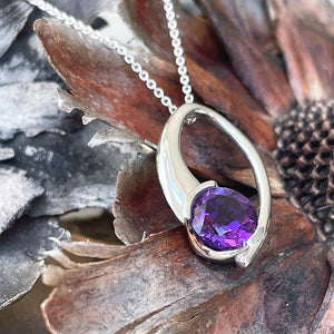 Curvaceous Round Amethyst White Gold Pendant and Chain