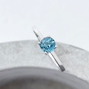 Delicate Solitaire London Blue Four Claw White Gold Ring