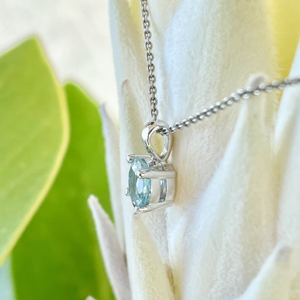 Delicate Solitaire Round Cut Aquamarine Pendant