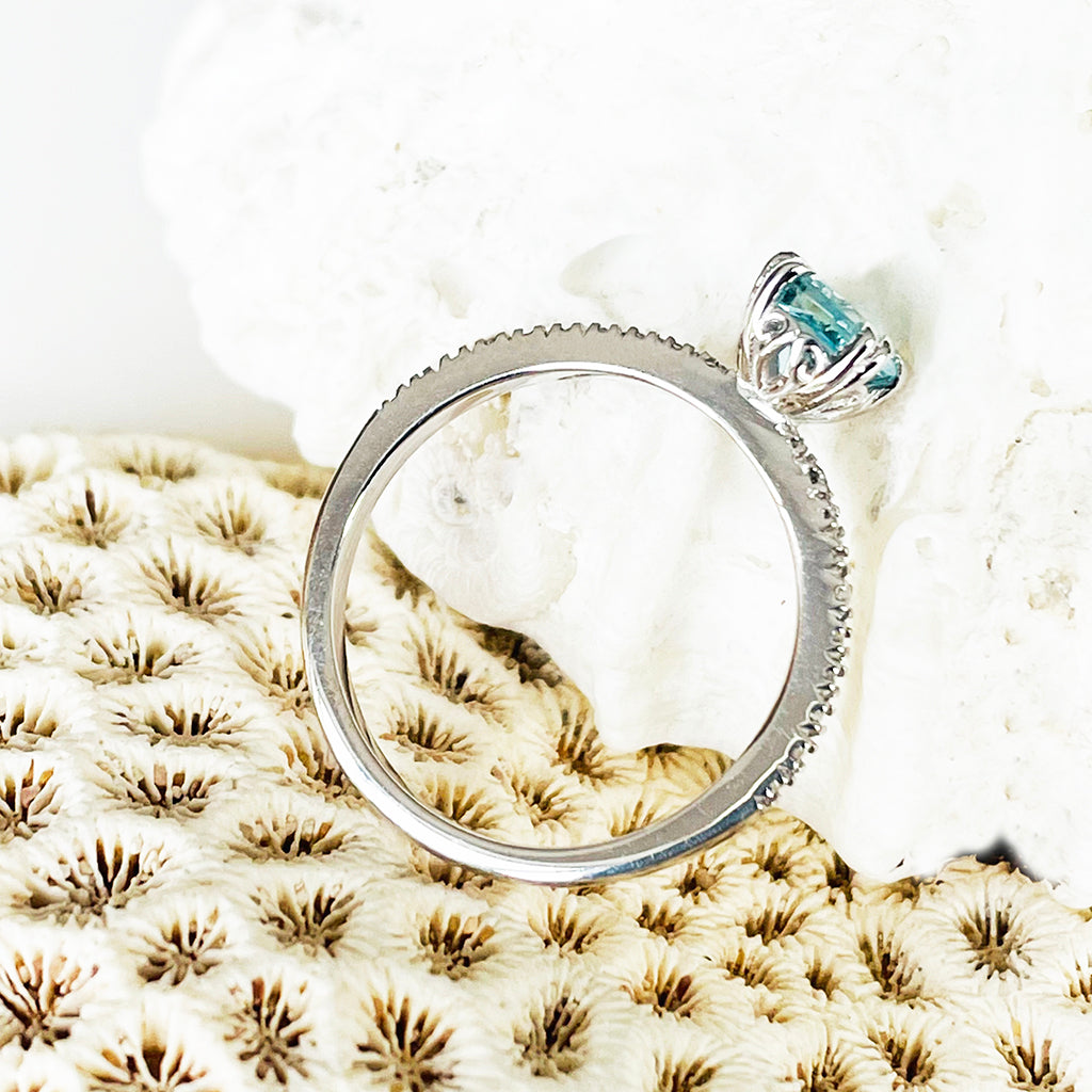 Delicious Double Claw Aquamarine and Diamond Band Ring