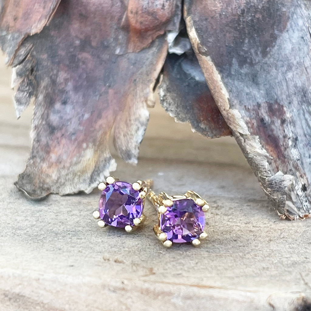 Double Four Claw Yellow Gold Cushion Amethyst Studs