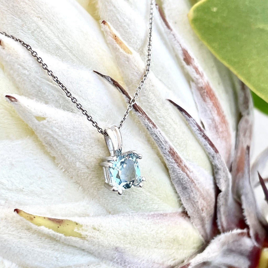 Elegant Cushion Cut Double Claw Aquamarine Pendant