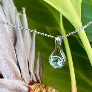 Elegant Double Line Bale Aquamarine Pendant