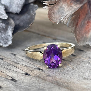 Elegant Oval Cut Amethyst Solitaire Yellow Gold Ring