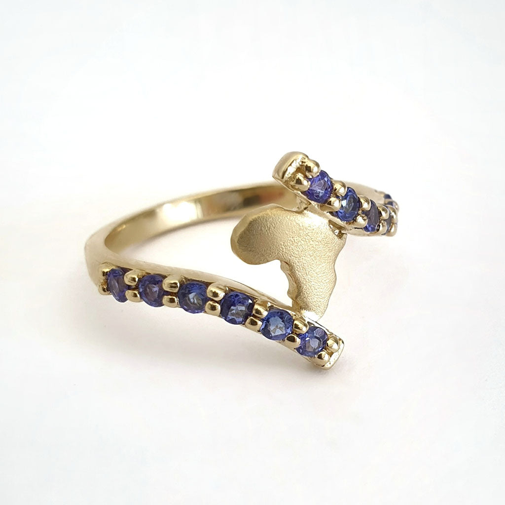 Elegant Twist Yellow Gold Africa Tanzanite Ring 