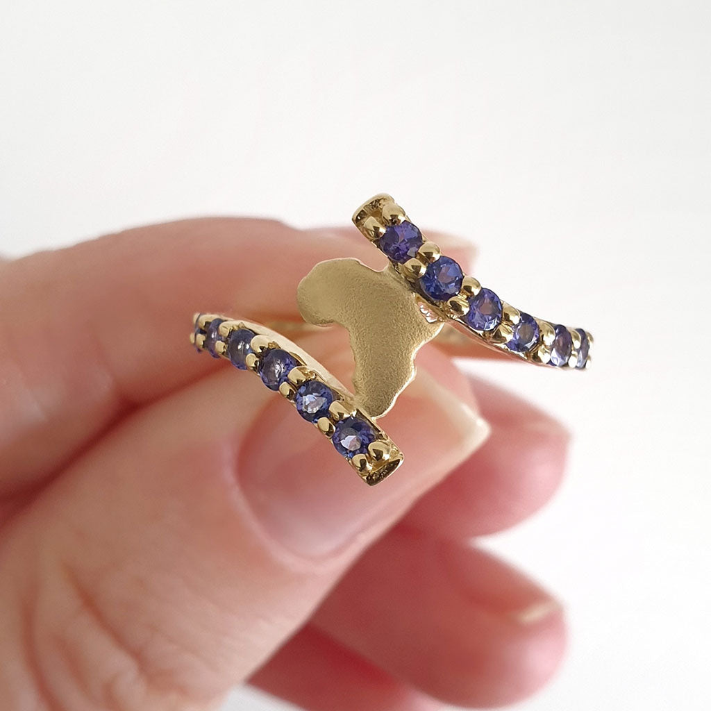 Elegant Twist Yellow Gold Africa Tanzanite Ring 