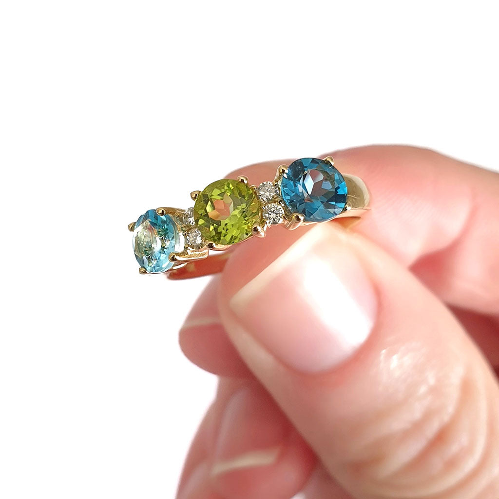 Exceptional Multi-Green and Blue Toned and Diamond Ring