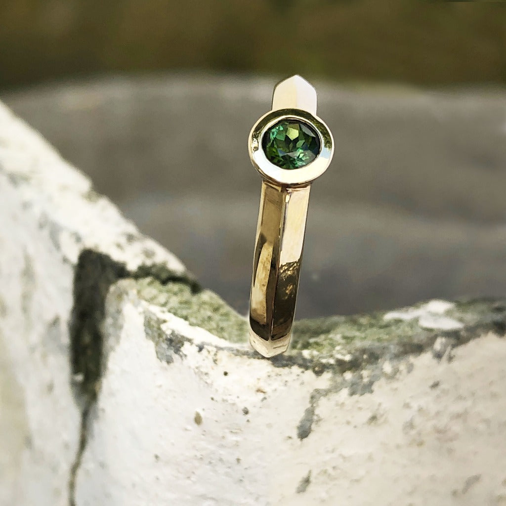 Solid Yellow Gold And Round Cut Green Tourmaline Ring
