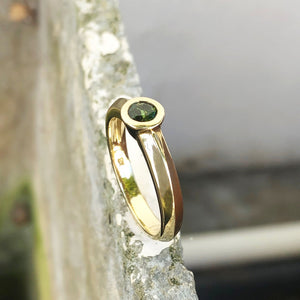 Solid Yellow Gold And Round Cut Green Tourmaline Ring