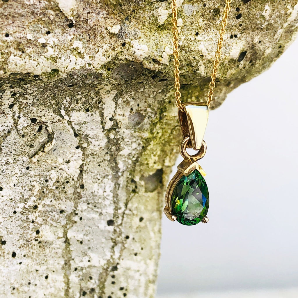 Classic Pear Cut Green Tourmaline and Yellow Gold Pendant