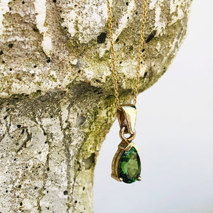 Classic Pear Cut Green Tourmaline and Yellow Gold Pendant