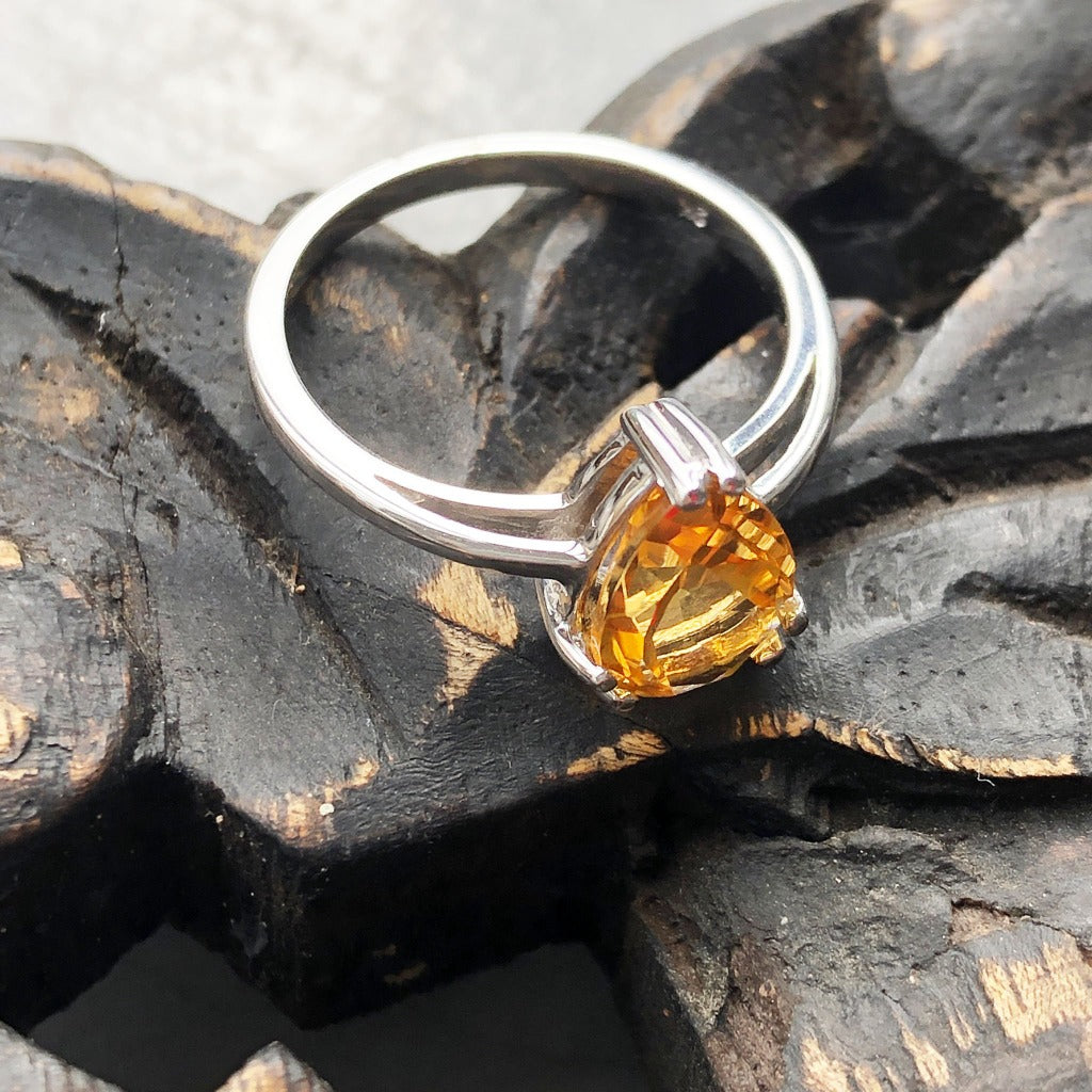 Solitaire Double Claw Pear Cut Citrine White Gold Ring
