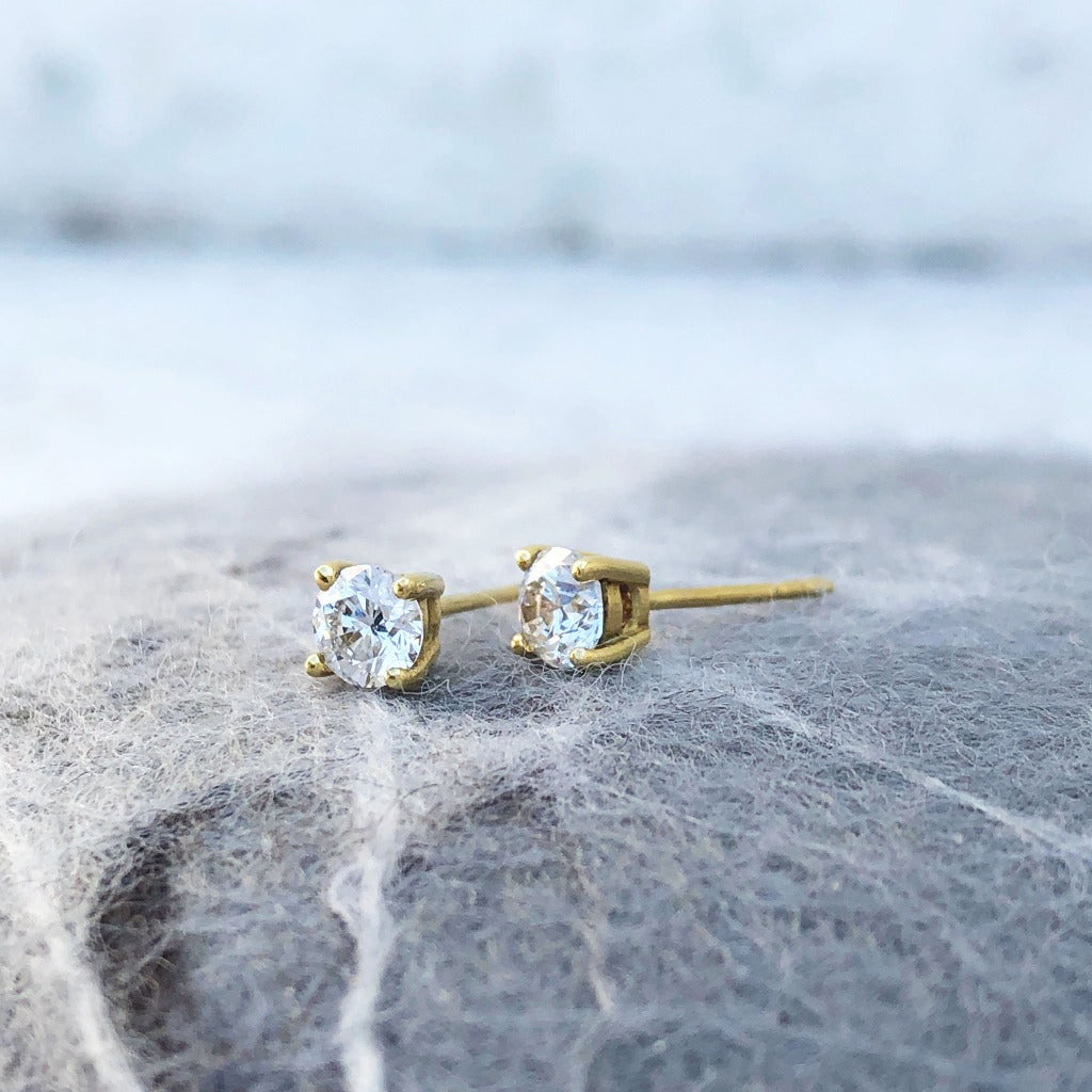 White Diamond Yellow Gold Studs