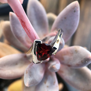  Trilliant Cut Garnet with Twisted White Gold Band