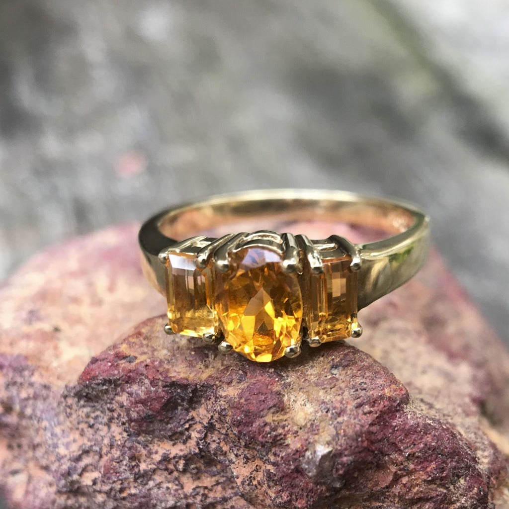 CITRINE OVAL & EMERALD RING3