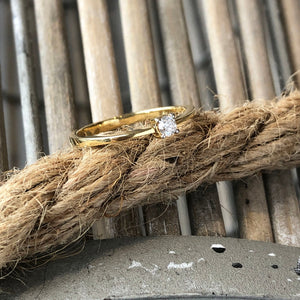 Classic Diamond Solitaire Ring in 18ct Yellow Gold