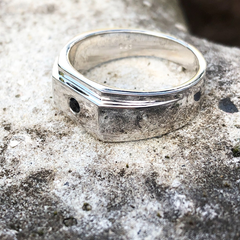 Mens / Unisex Solitaire Black Diamond Signet Ring