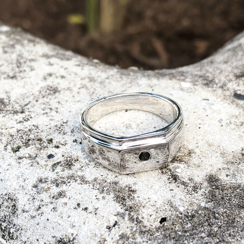 Mens / Unisex Solitaire Black Diamond Signet Ring