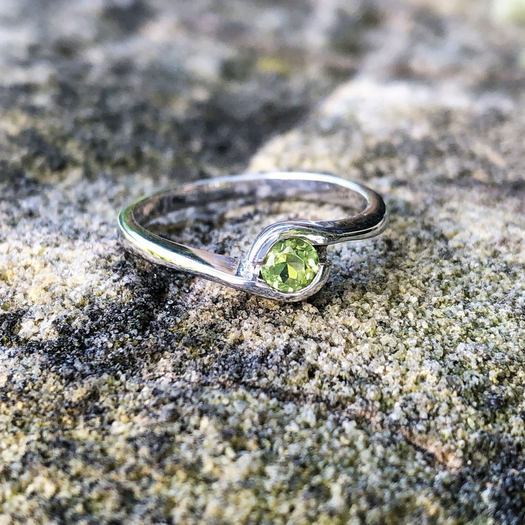 Silver Solitaire Peridot Ring