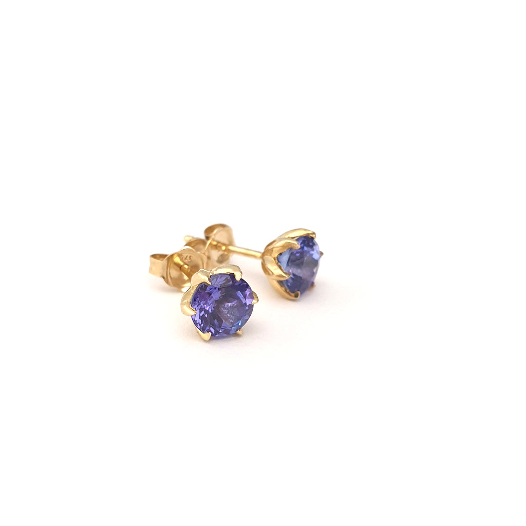 Elegant Floral Six Claw Round Cut Tanzanite Yellow Gold Studs