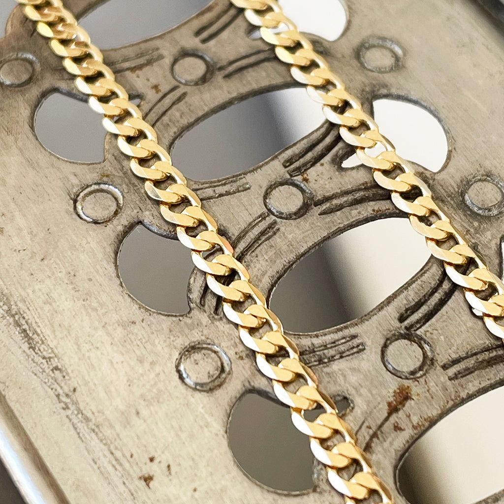 Opulent Yellow Gold Curb Chain