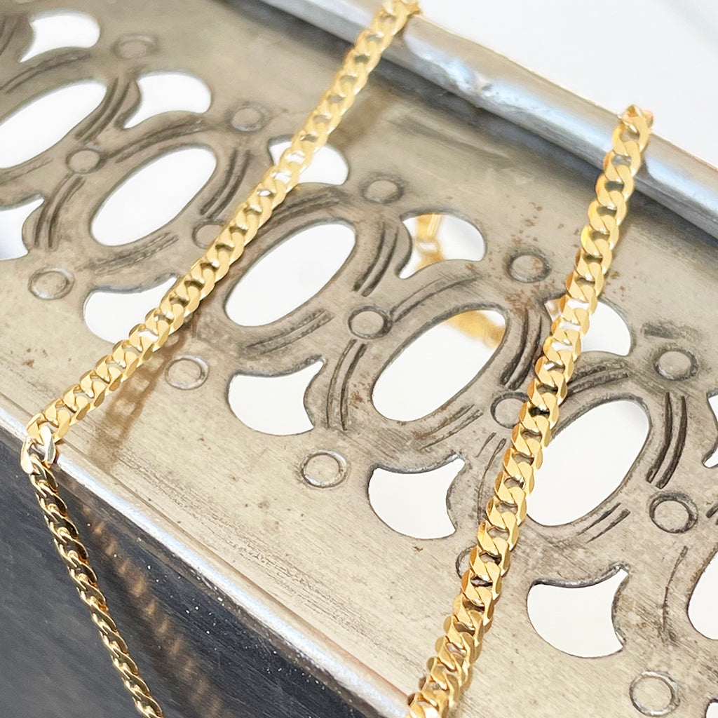 Opulent Yellow Gold Curb Chain