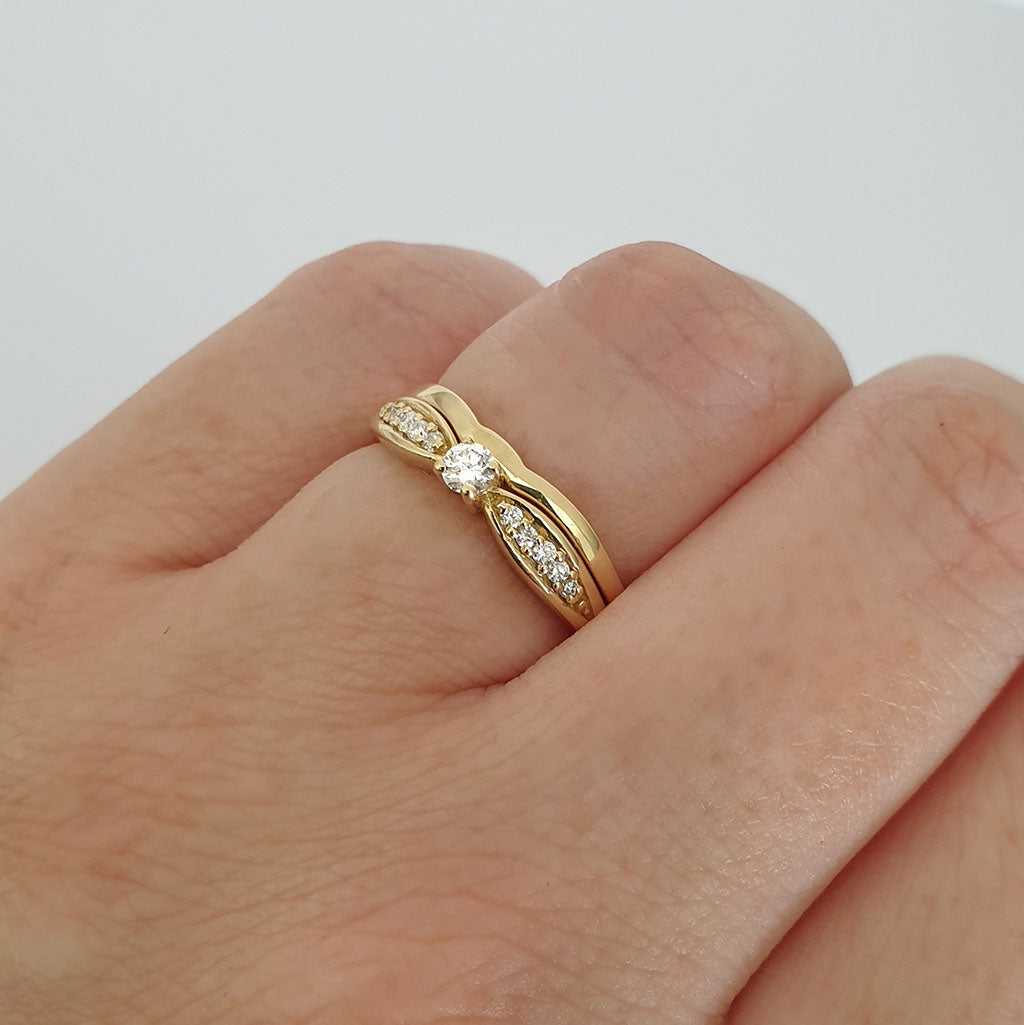 Petite Tapered Diamond Shoulder Yellow Gold Diamond Engagement Ring and Wedding Band Set