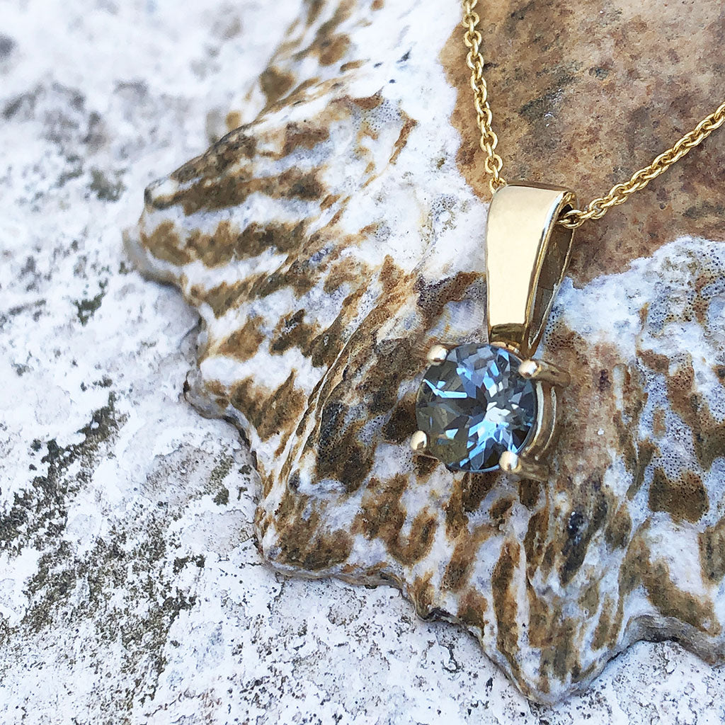 Petite Aquamarine Four Claw Solitaire pendant