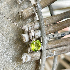 Petite Filigree Round Cut Peridot Pendant