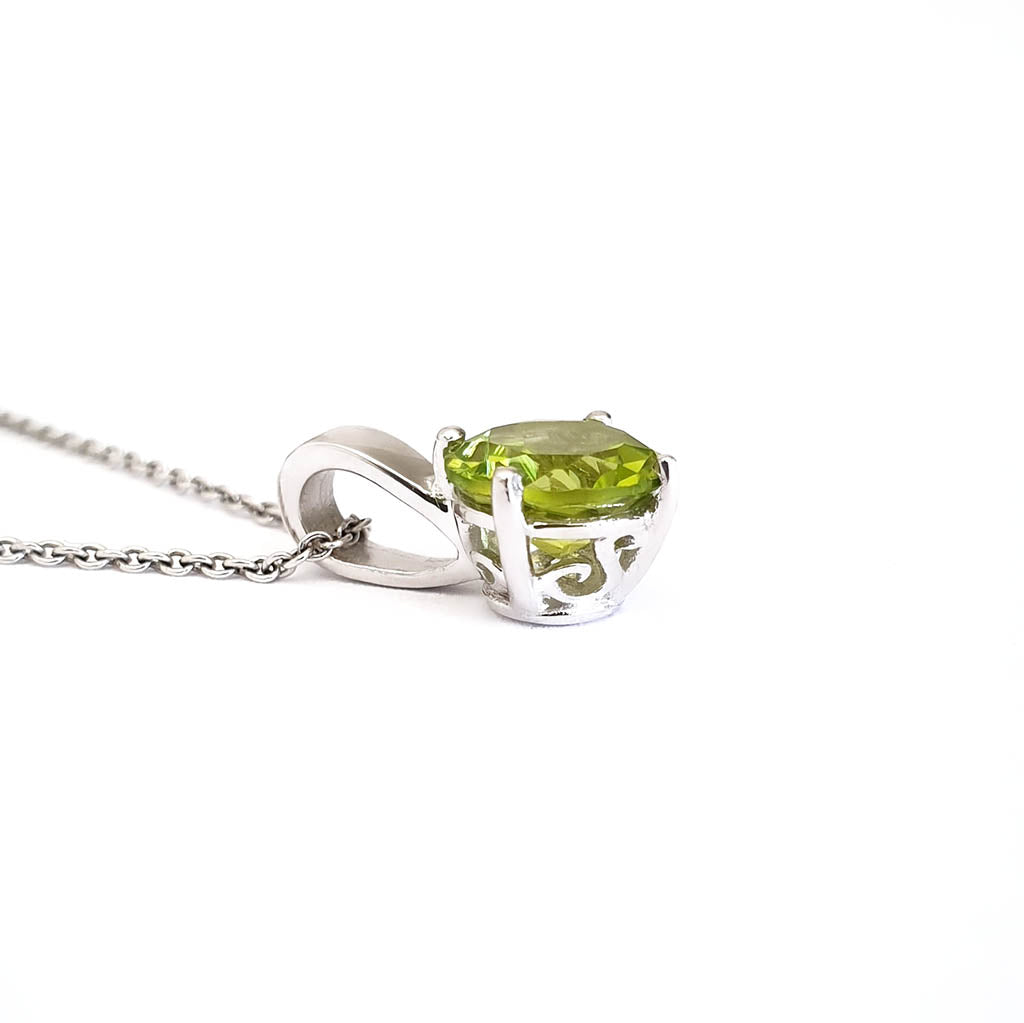 Petite Filigree Round Cut Peridot Pendant