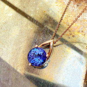 Rose Gold Open V Round Cut Tanzanite Pendant