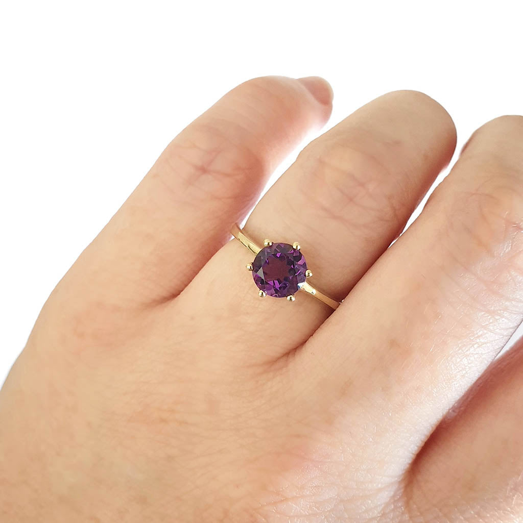 Round Cut Amethyst and Yellow Gold Six Claw Ring